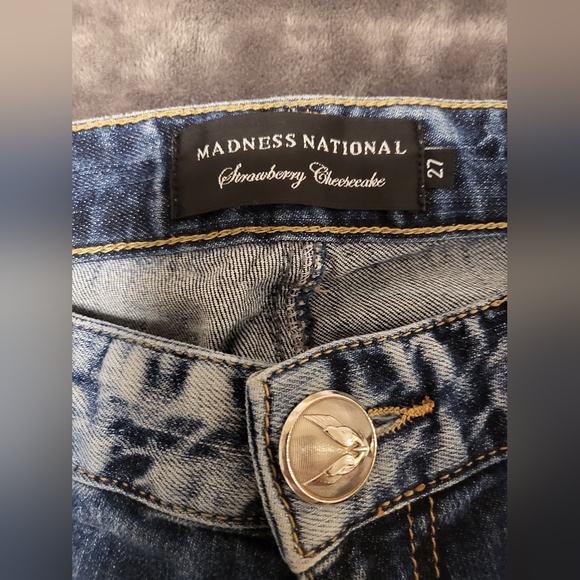 Ripped Jeans with stones and pearls - Picture 4 of 5